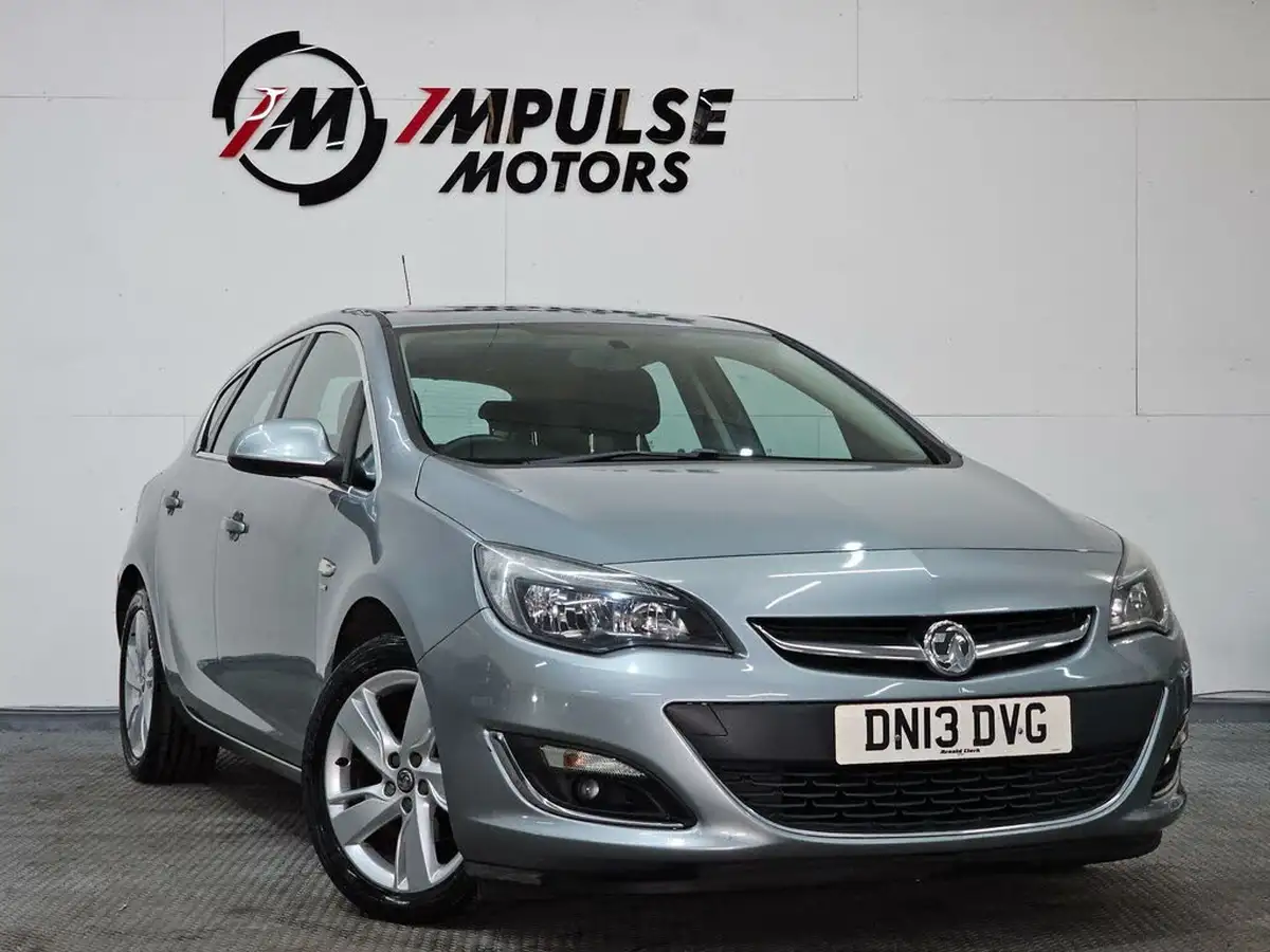 2013-vauxhall-astra-14-sri-turbo-140ps-1364cc-big-0