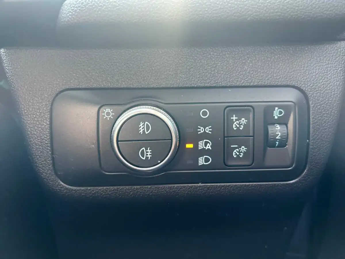 2021-ford-kuga-15-zetec-big-21
