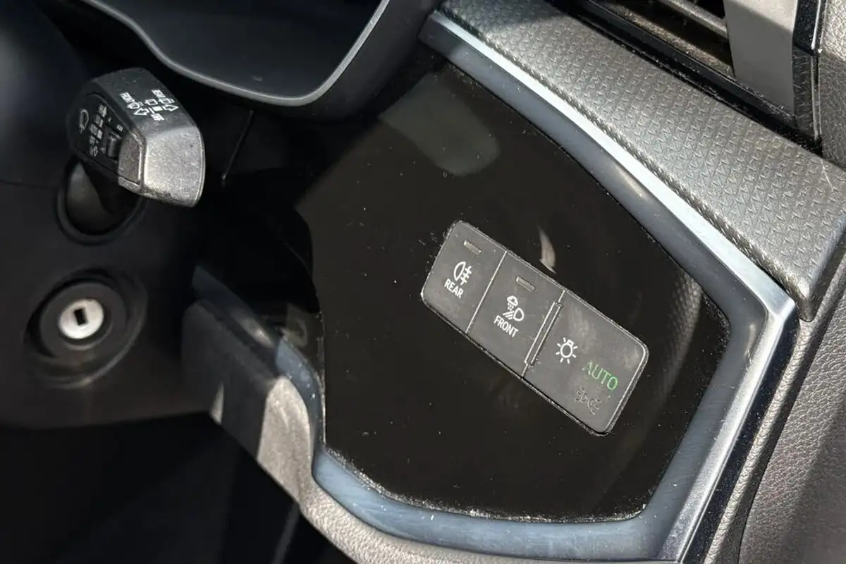 2019-audi-q3-20-40-tfsi-s-line-big-43