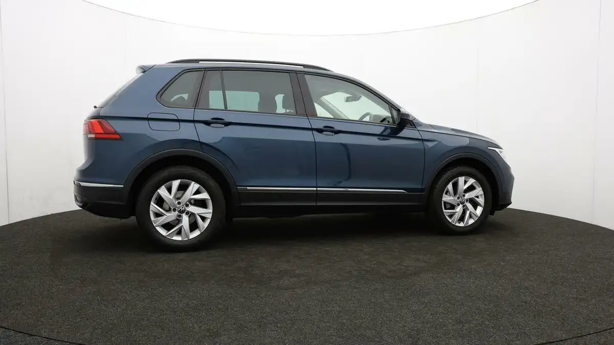 2022-volkswagen-tiguan-15-tsi-life-150ps-big-36