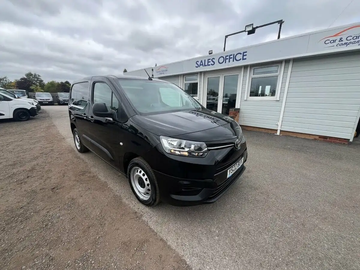 2022-toyota-proace-city-15d-active-big-0