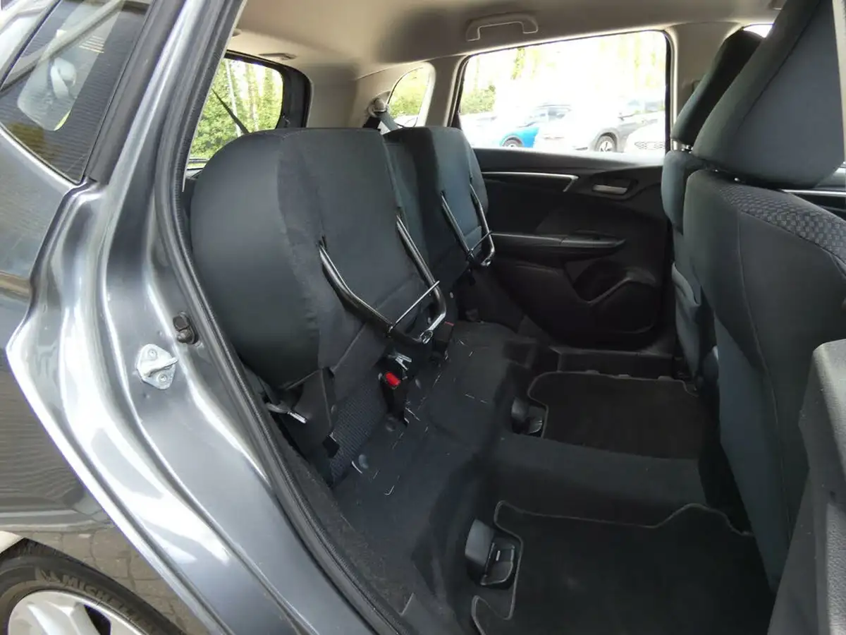 2018-honda-jazz-13-i-vtec-se-cvt-big-27