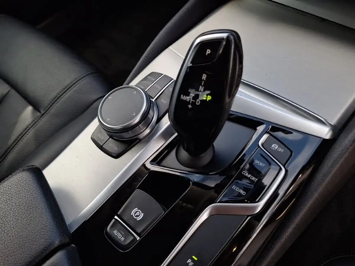 2017-bmw-5-series-20td-520d-se-190bhp-ss-saloon-4d-big-9