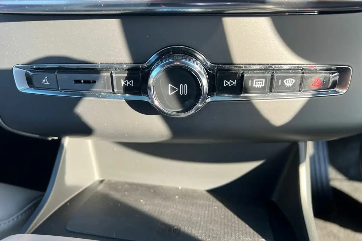 2025-volvo-xc90-20-b5-plus-big-13