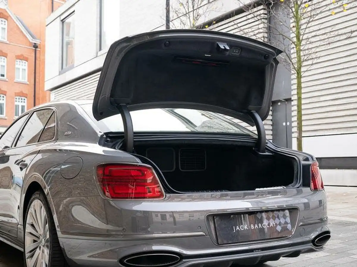 2024-bentley-flying-spur-big-70