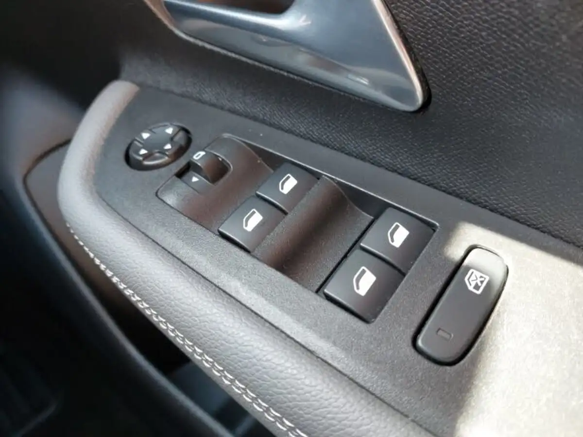 2022-vauxhall-mokka-12-elite-edition-100ps-big-16