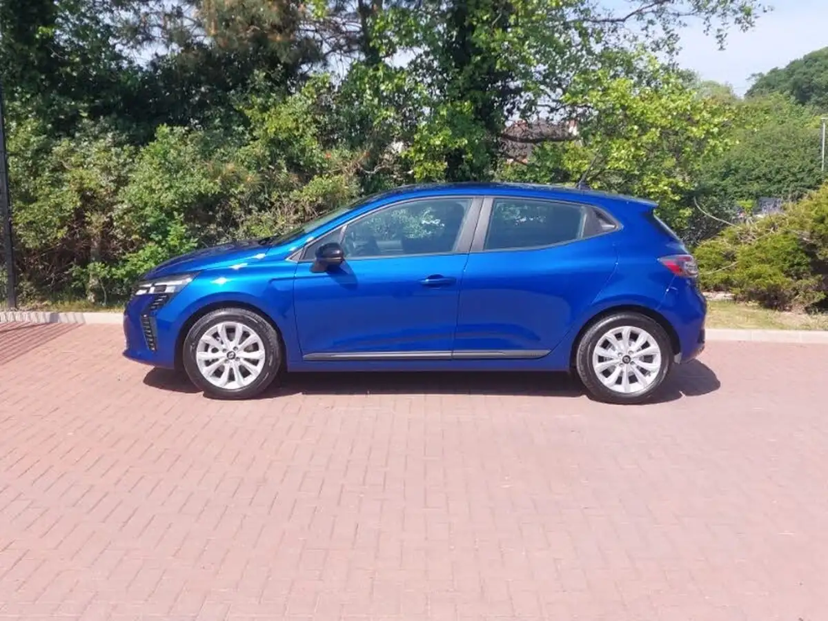 2024-renault-clio-16-evolution-big-3