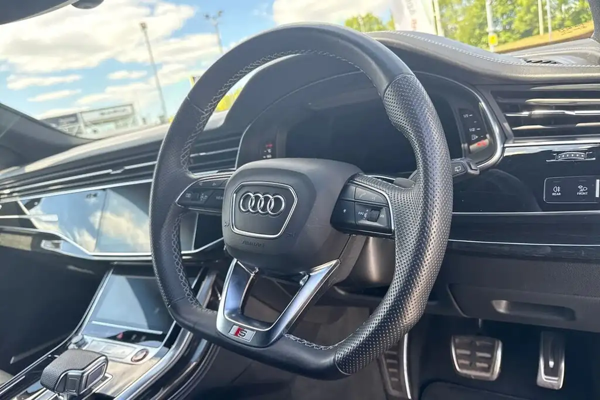 2022-audi-sq8-40-tfsi-black-edition-big-47