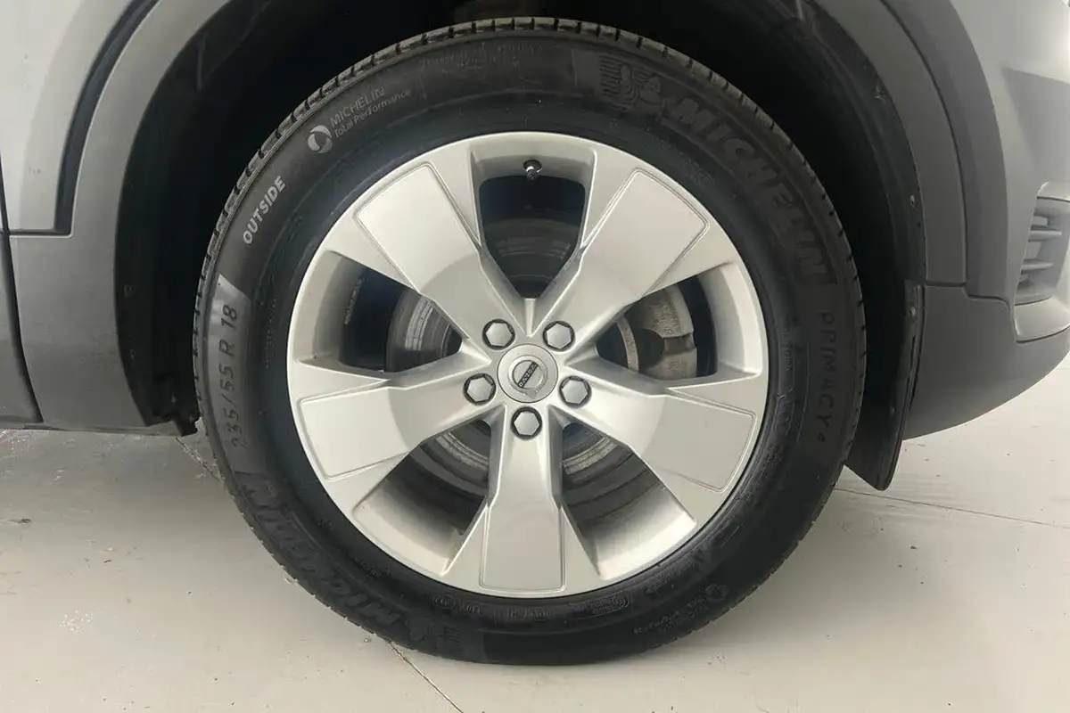 2021-volvo-xc40-20-b4-momentum-197bhp-awd-geartronic-big-27