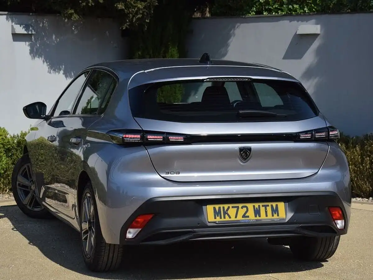 2022-peugeot-308-12-puretech-active-premium-130bhp-eat8-big-8