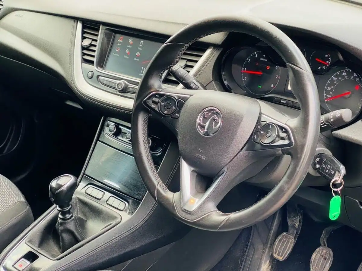 2018-vauxhall-grandland-x-12-se-130ps-big-8