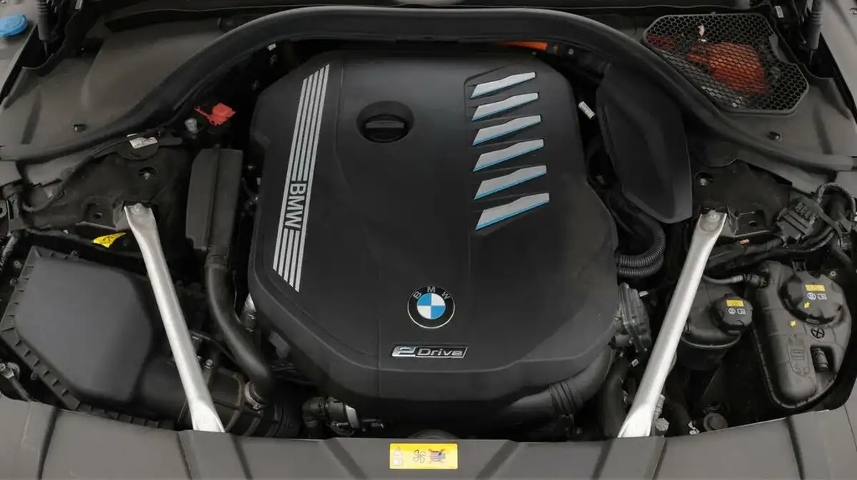 2019-bmw-7-series-30-745e-m-sport-big-19