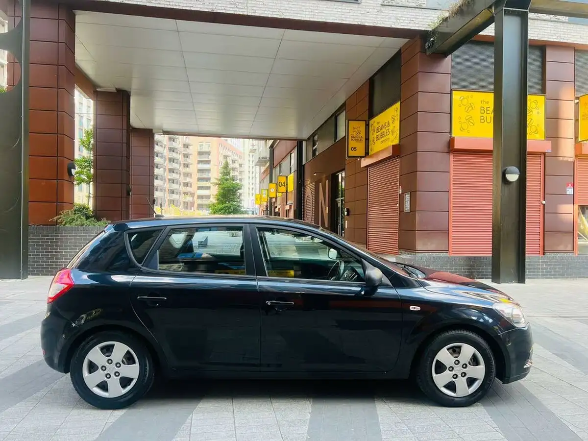 2010-kia-ceed-16-1-big-2