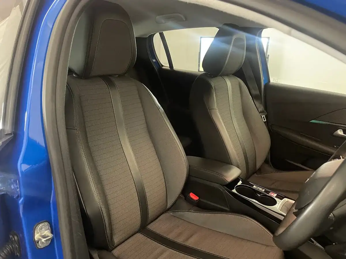 2021-peugeot-208-12-puretech-allure-100bhp-big-18