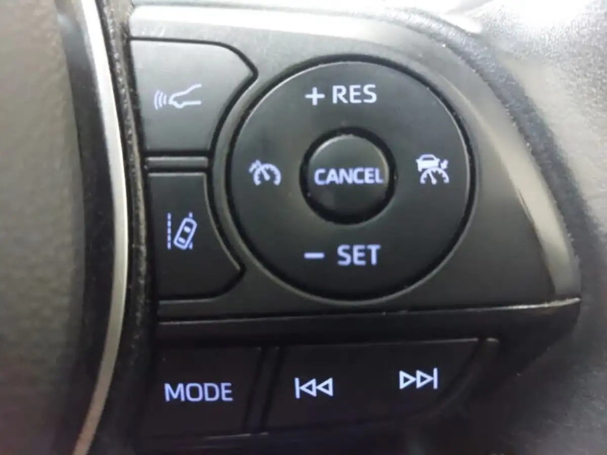 2022-toyota-corolla-20-vvt-i-icon-193bhp-hatchback-big-12