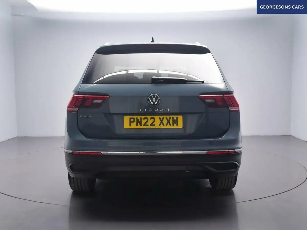 2022-volkswagen-tiguan-allspace-15-tsi-life-big-7