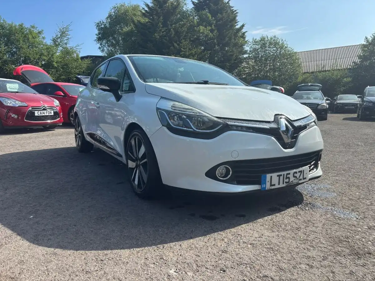 2015-renault-clio-09-dynamique-s-big-0