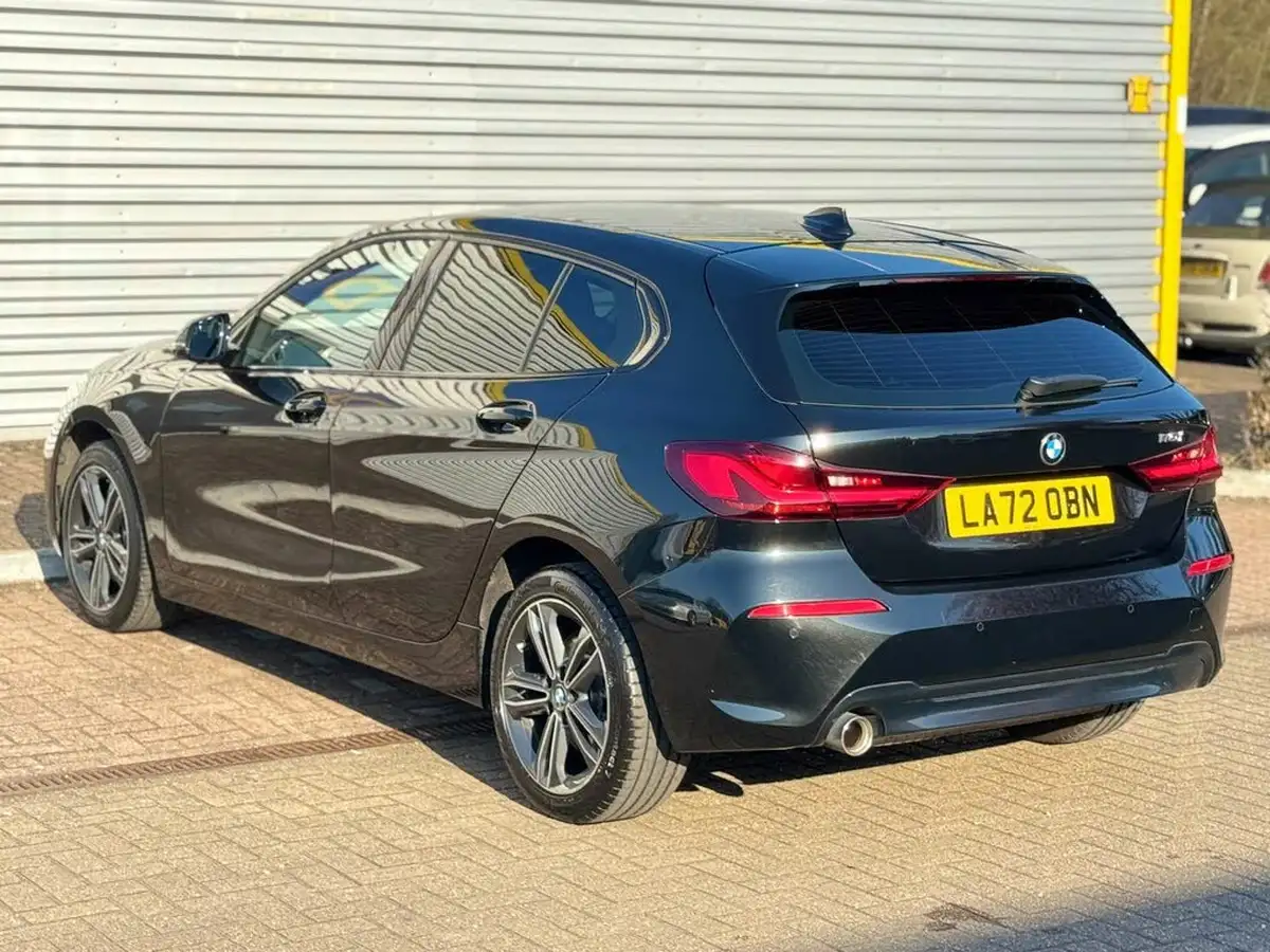 2023-bmw-1-series-15-118i-sport-dct-big-23