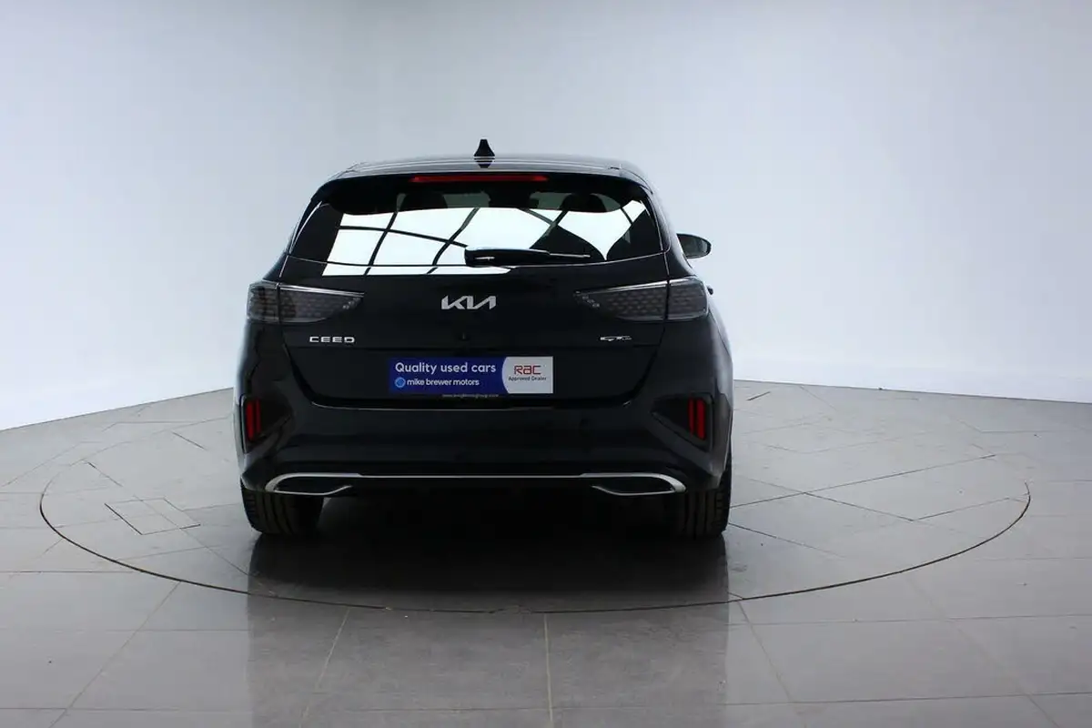 2024-kia-ceed-15-t-gdi-gt-line-s-138bhp-big-6