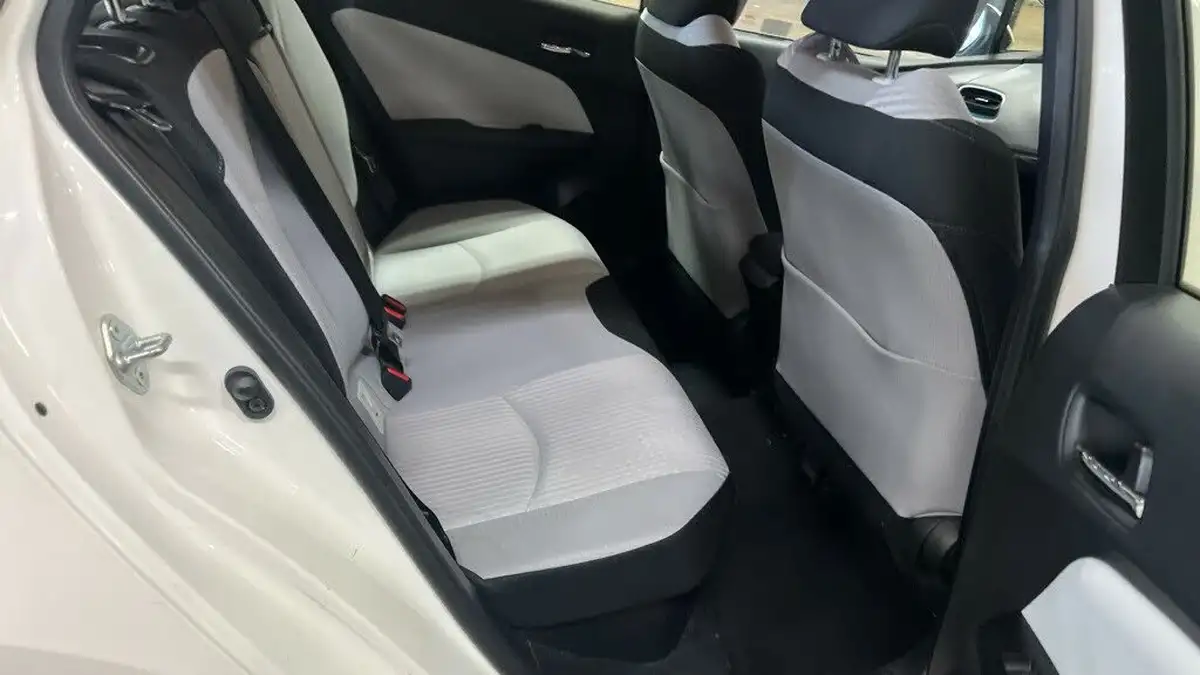 2018-toyota-prius-18-vvt-i-business-edition-trk-big-10