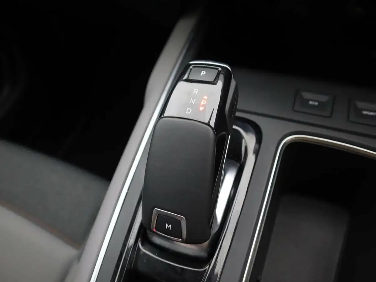 2022-citroen-c5-aircross-12-puretech-shine-plus-eat8-big-29