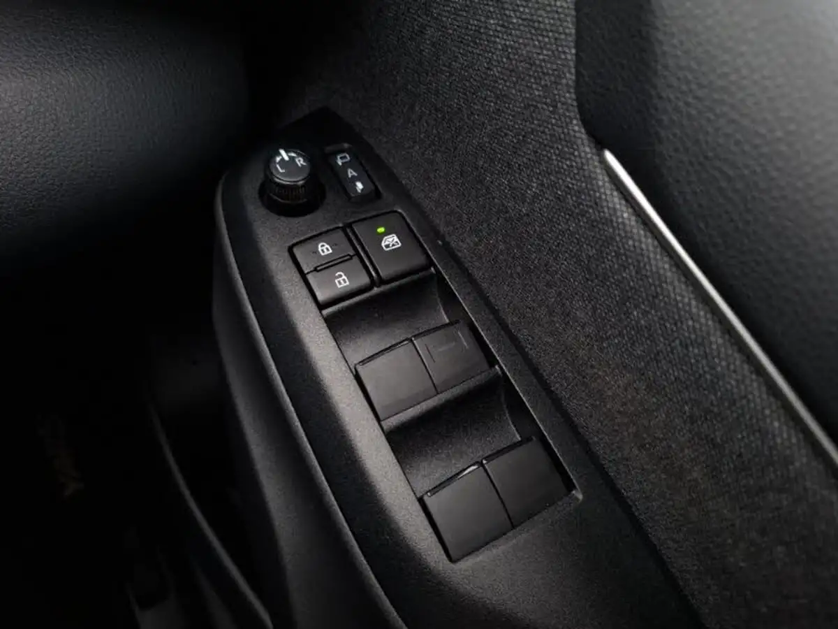2022-toyota-yaris-15-vvt-i-dynamic-big-15