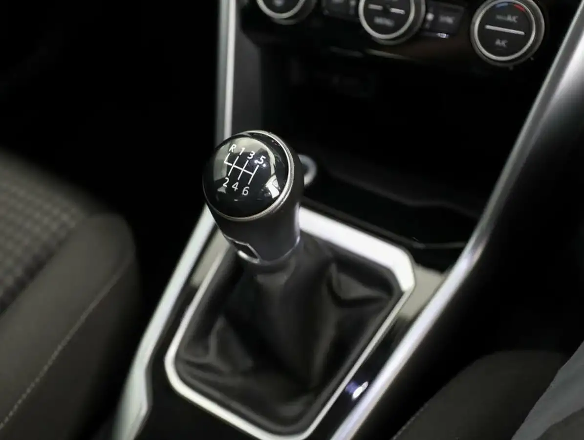 2021-volkswagen-t-roc-10-tsi-active-hatchback-5d-big-22