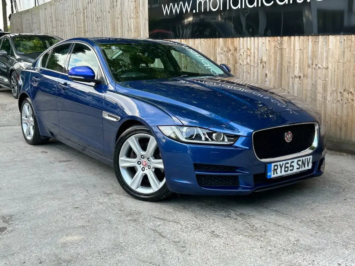 2015-jaguar-xe-20td-portfolio-180ps-auto-big-12