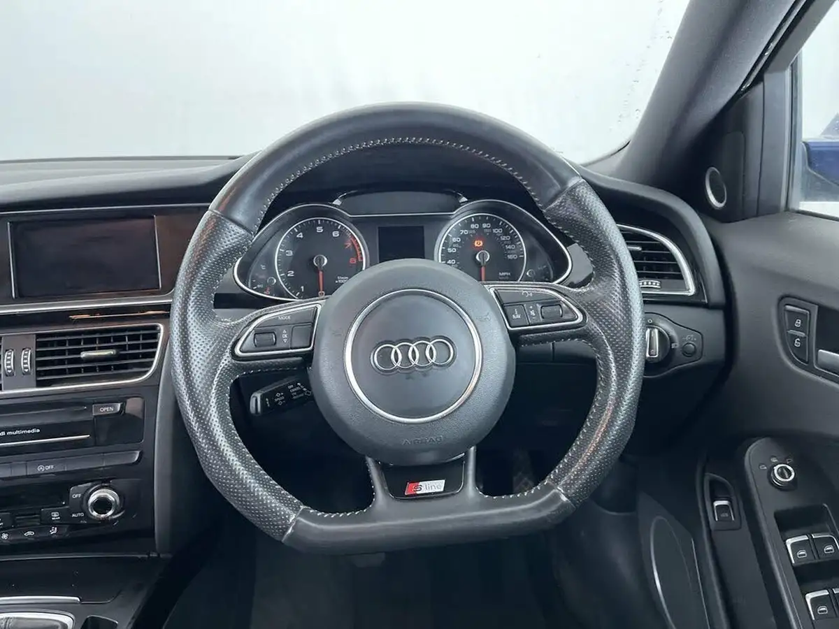 2012-audi-a4-20-quattro-black-edition-tfsi-big-35