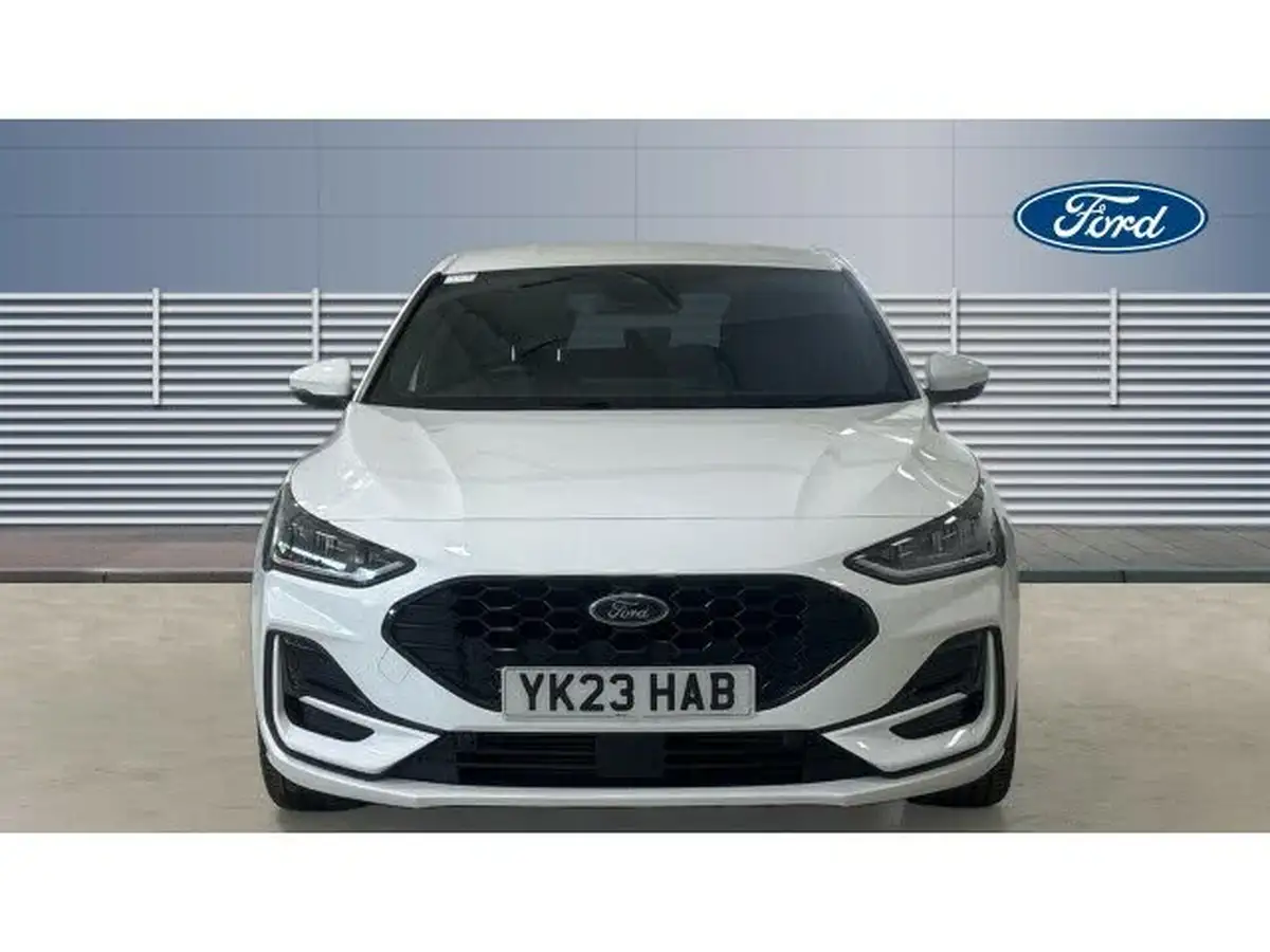 2023-ford-focus-10t-st-line-x-155ps-hybrid-mhev-hatchback-powershift-big-2
