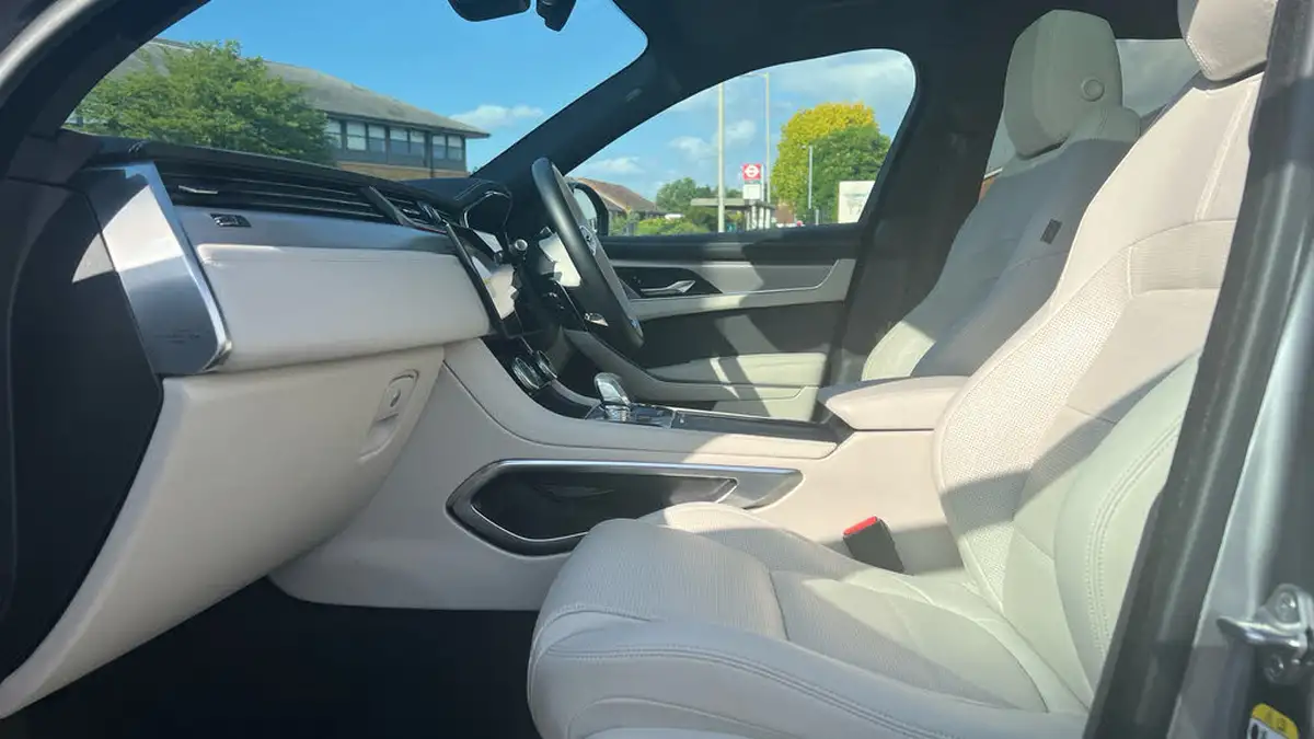 2023-jaguar-f-pace-20-d200-r-dynamic-se-black-big-2