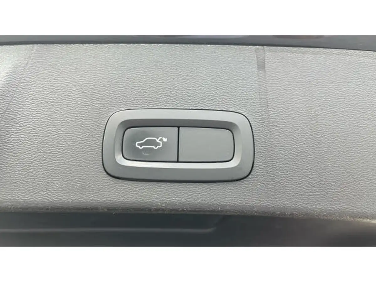 2020-volvo-xc40-20-b4-r-design-pro-big-36