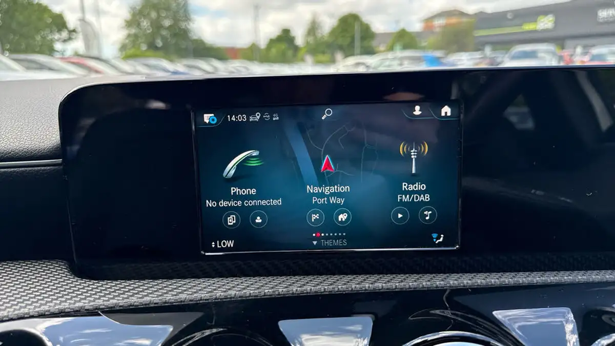 2018-mercedes-benz-a-class-15d-a180d-se-116ps-ss-7g-dct-big-11