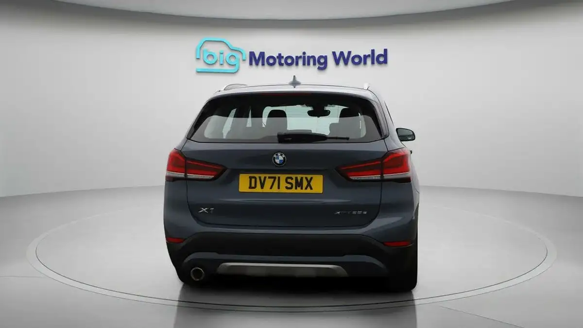 2021-bmw-x1-15-xdrive-25e-phev-xline-big-6