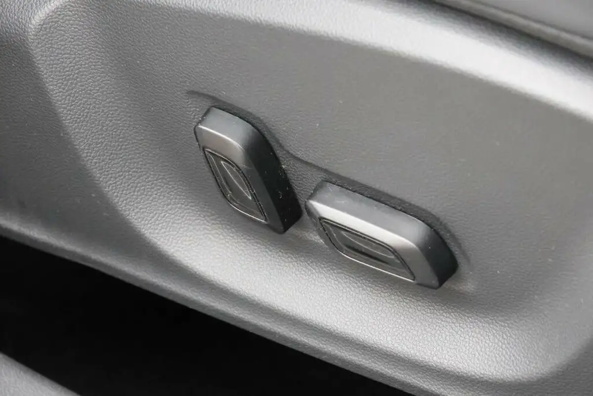 2021-mg-zs-suv-15-vti-tech-exclusive-big-6