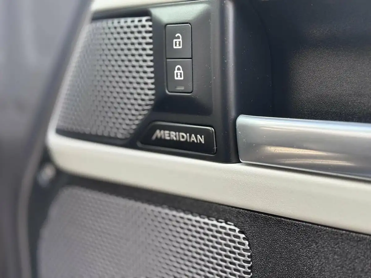 2022-land-rover-110-defender-30-d300-hard-top-hse-110-big-27