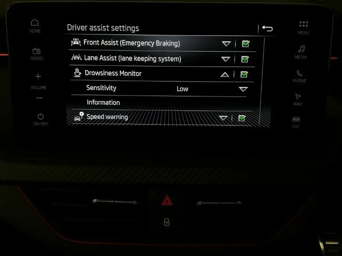 2024-skoda-kamiq-10-tsi-monte-carlo-116ps-dsg-big-15
