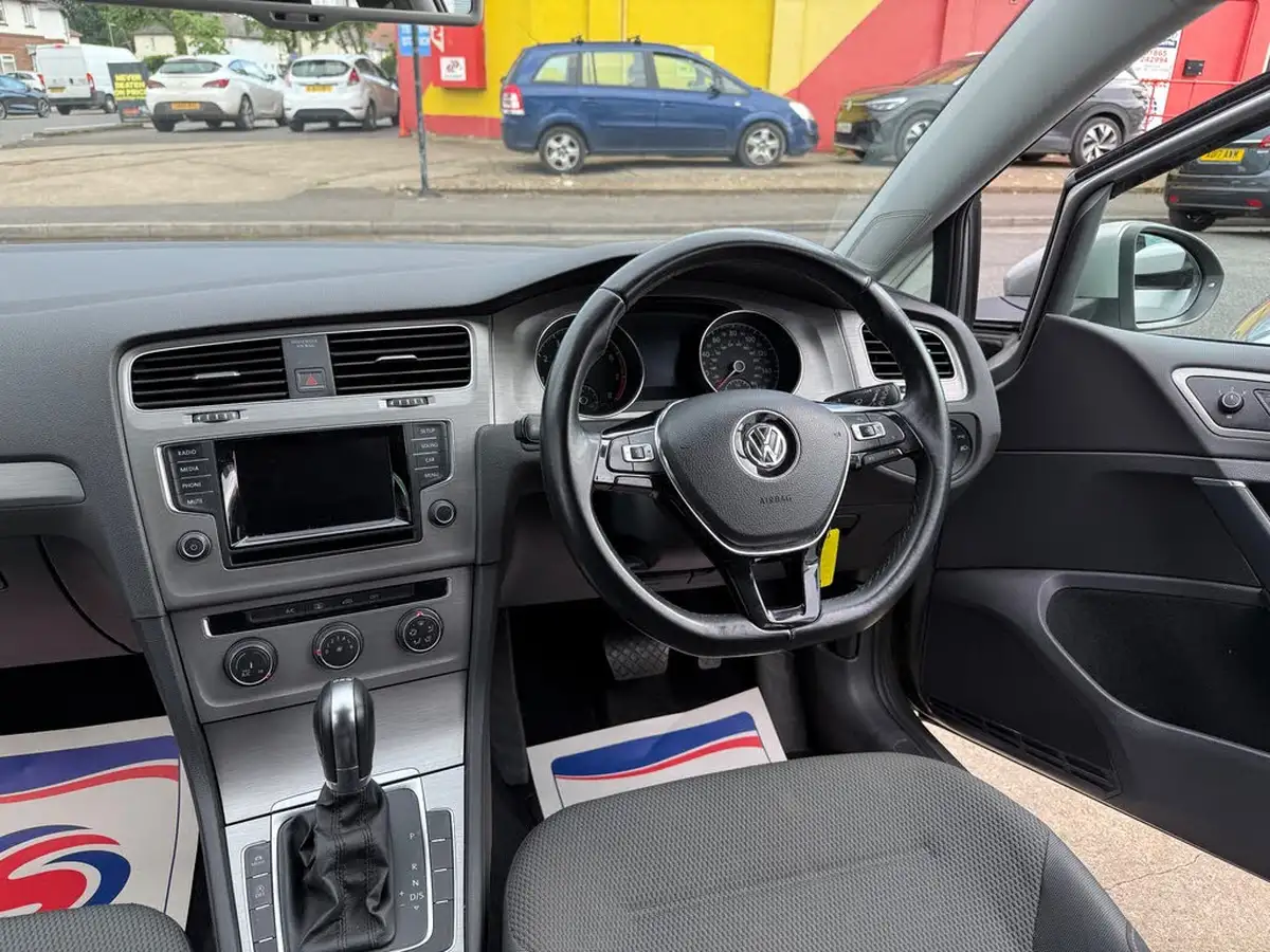 2014-volkswagen-golf-14-se-tsi-122ps-ss-hatchback-5d-1395cc-dsg-big-17