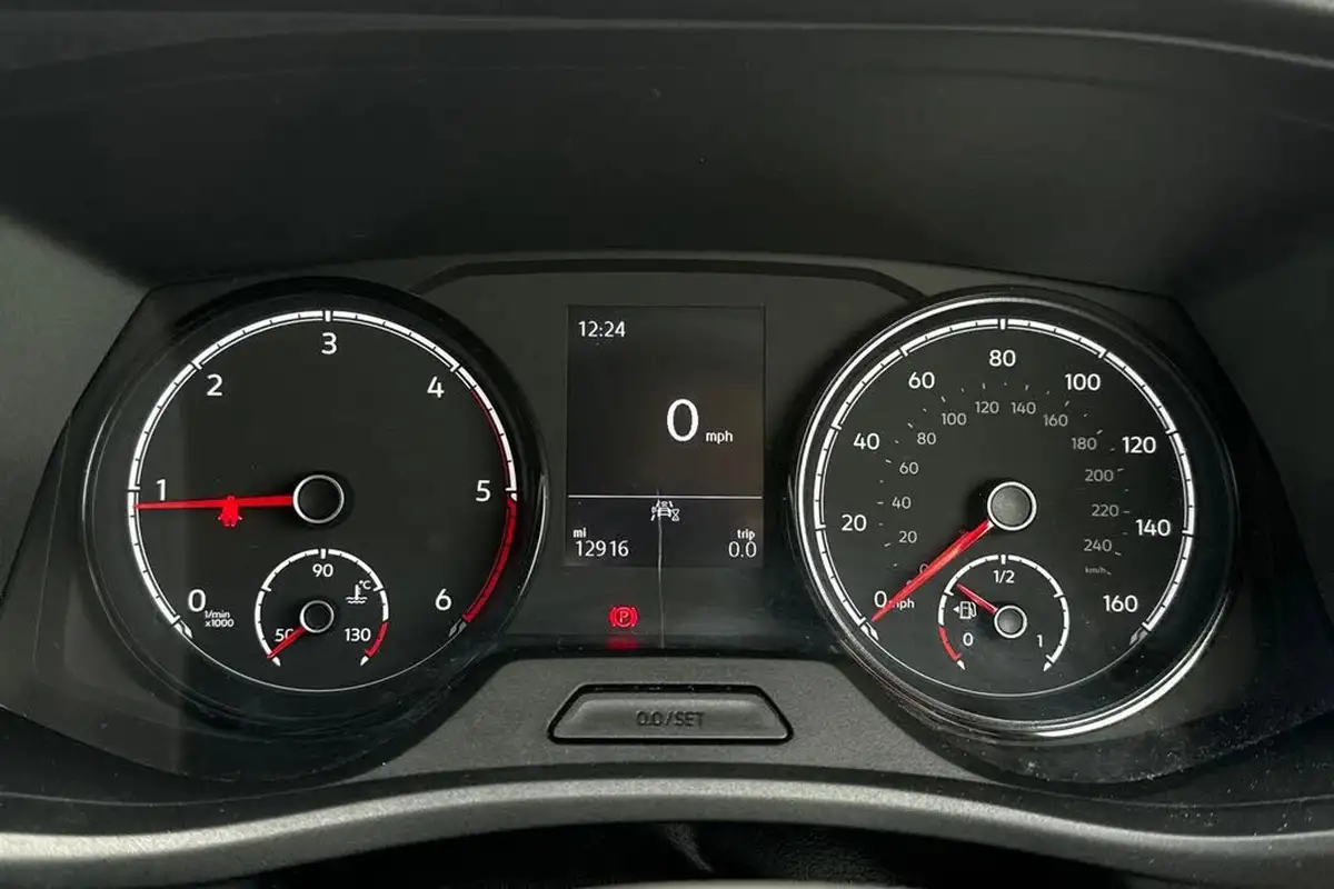 2024-volkswagen-transporter-big-30