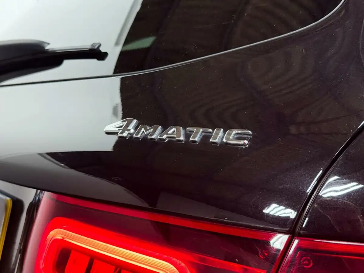 2022-mercedes-benz-glc-class-20d-glc300d-amg-line-premium-245ps-station-wagon-5d-1950cc-big-17