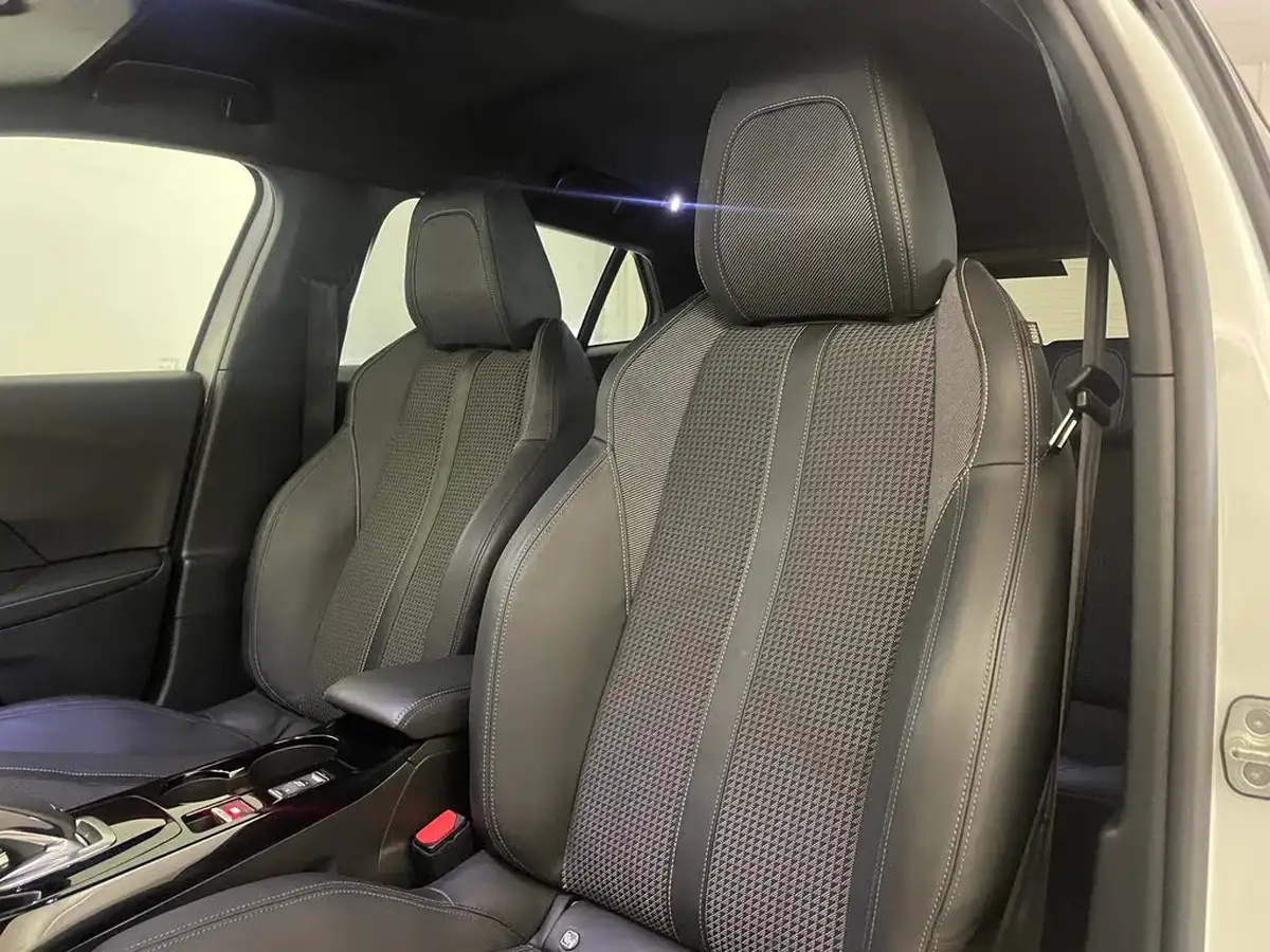 2020-peugeot-2008-suv-12-puretech-gt-line-eat8-big-32