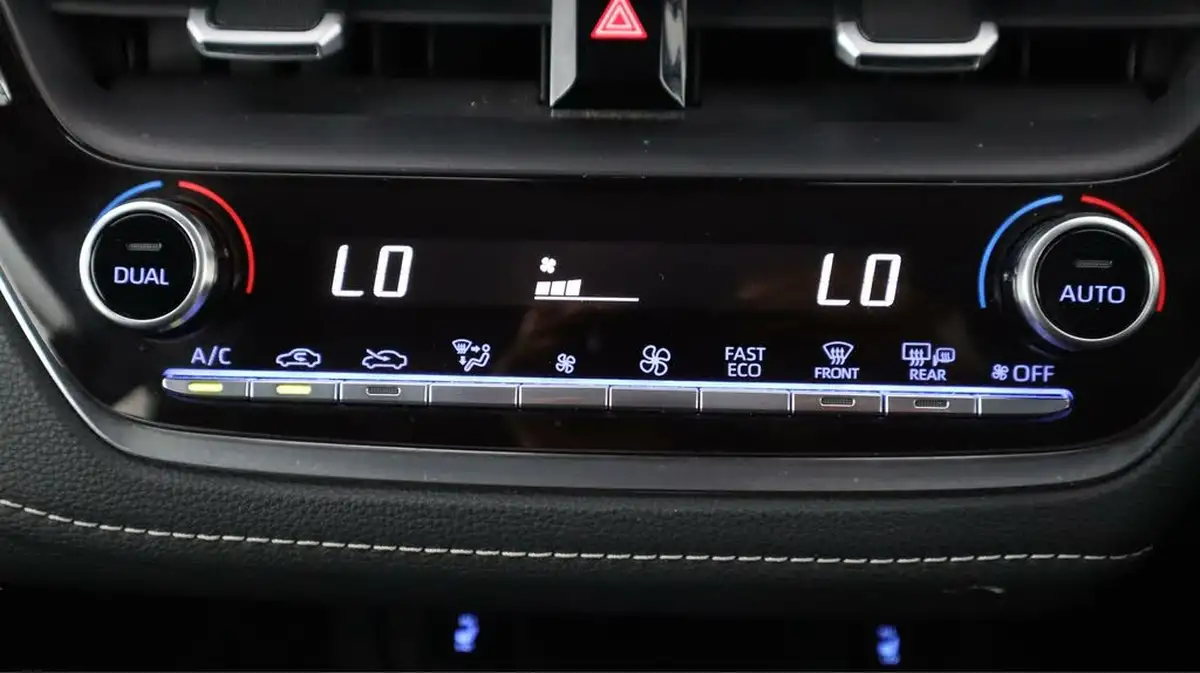 2020-toyota-corolla-12-vvt-i-icon-tech-trk-hatchback-big-12
