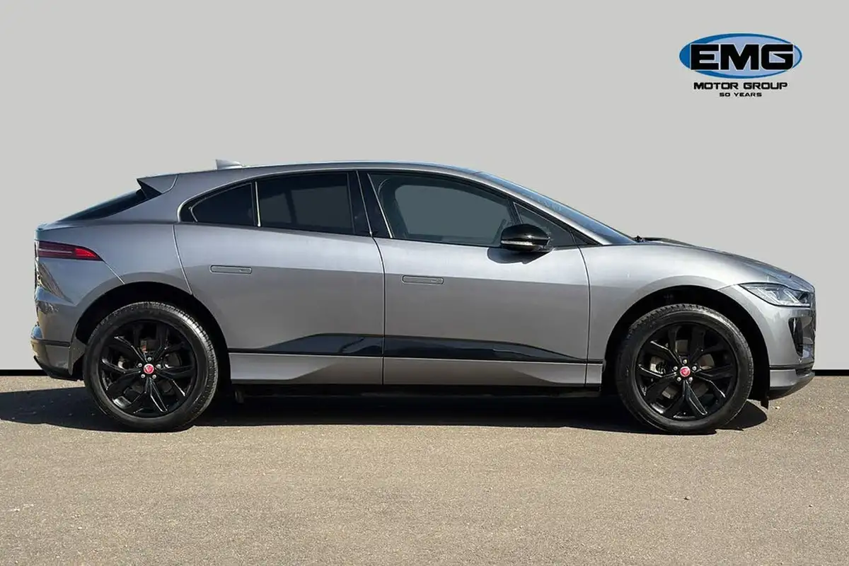 2021-jaguar-i-pace-ev400-black-big-3