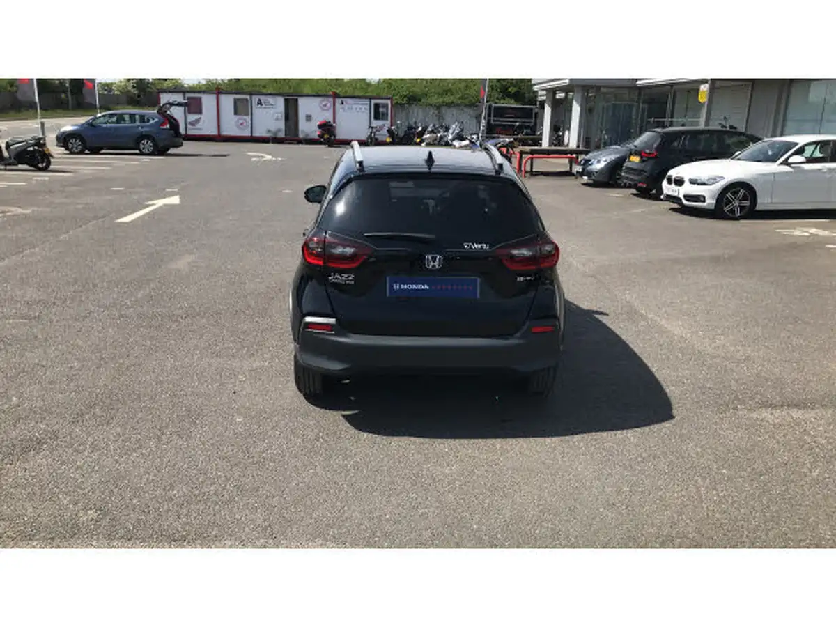 2021-honda-jazz-15-i-mmd-crosstar-ex-109ps-two-tone-big-18