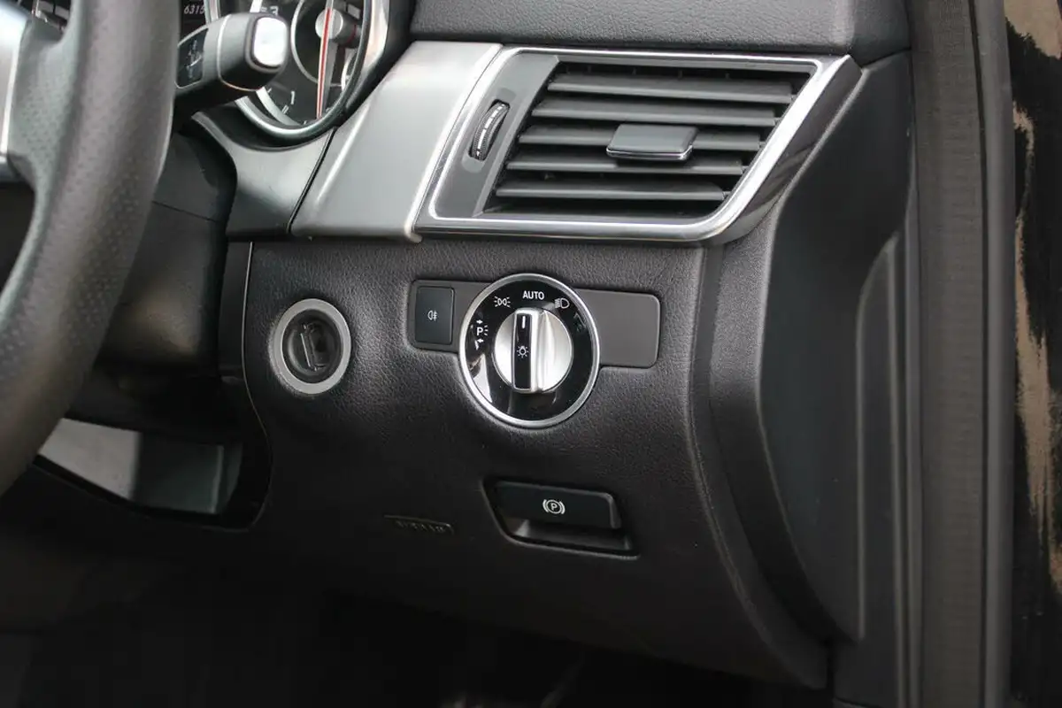 2014-mercedes-benz-m-class-55-ml63-amg-518bhp-speedshift-plus-7g-tronic-big-35