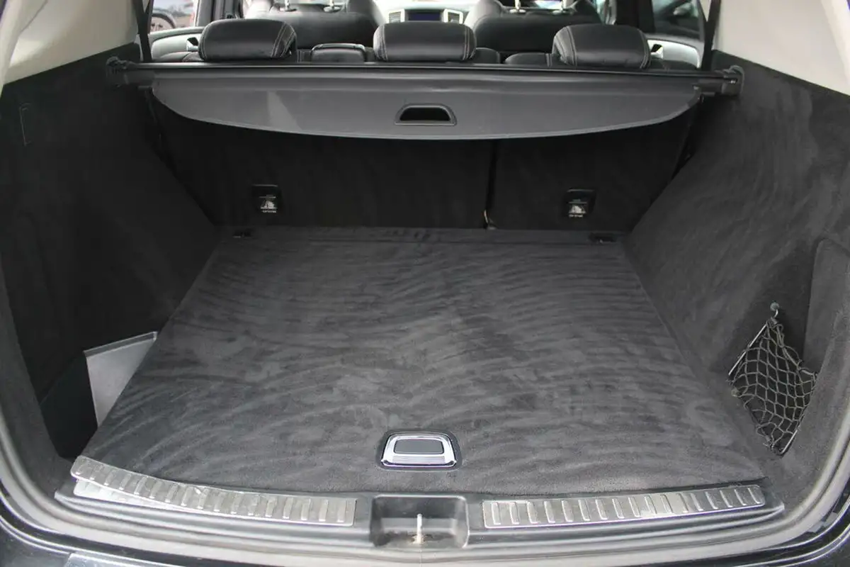 2014-mercedes-benz-m-class-55-ml63-amg-518bhp-speedshift-plus-7g-tronic-big-11