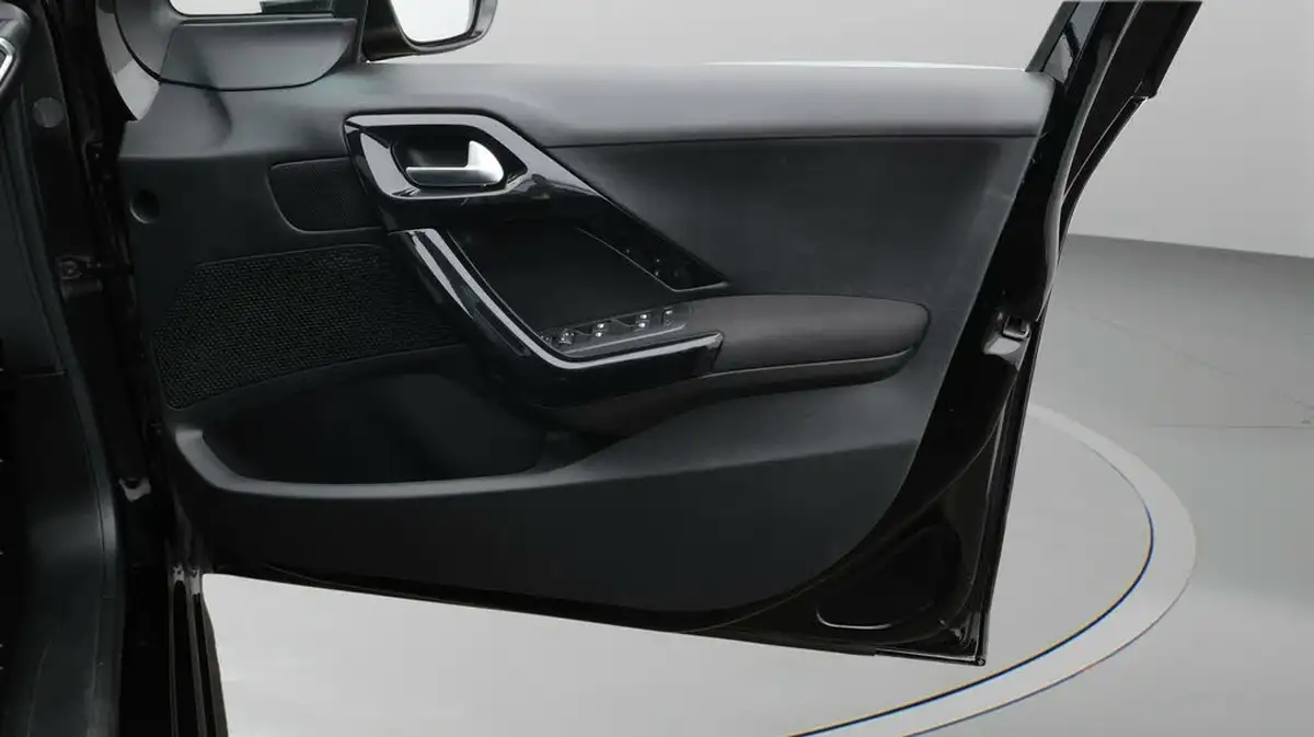 2019-peugeot-208-12-puretech-tech-edition-82bhp-big-15
