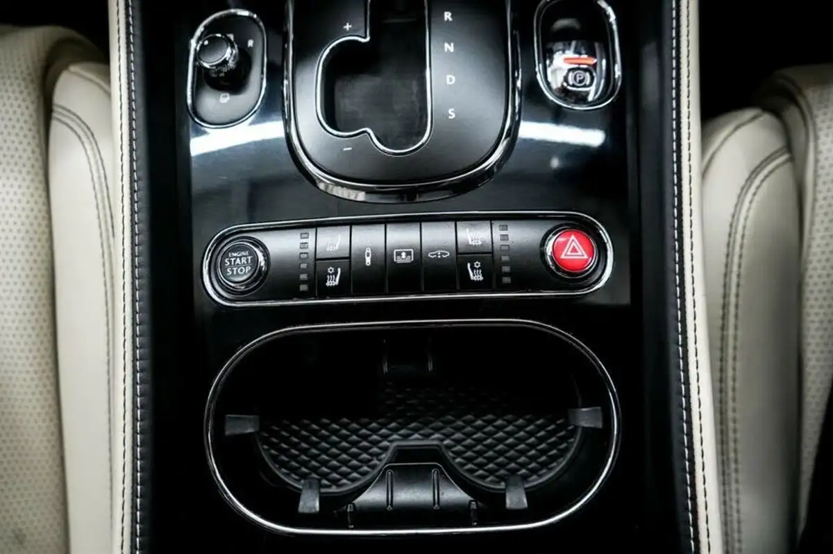 2016-bentley-flying-spur-40-v8-s-big-37