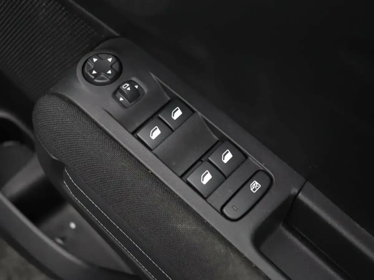 2022-citroen-c3-aircross-12-puretech-shine-plus-130ps-eat6-big-22