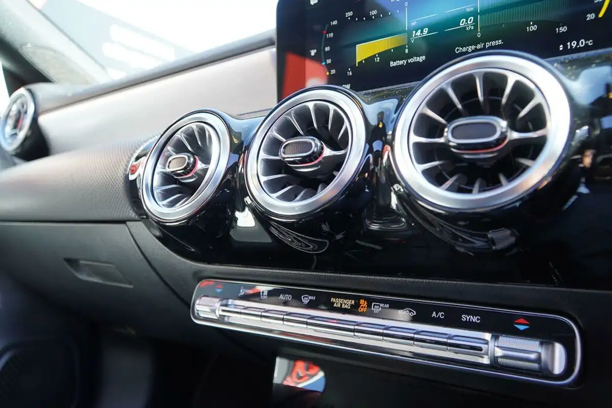 2022-mercedes-benz-cla-13-cla-180-amg-line-premium-plus-coupe-4d-big-20
